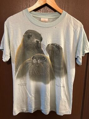 Vtg Monterey Bay Aquarium Light Blue Seal Graphic Tee